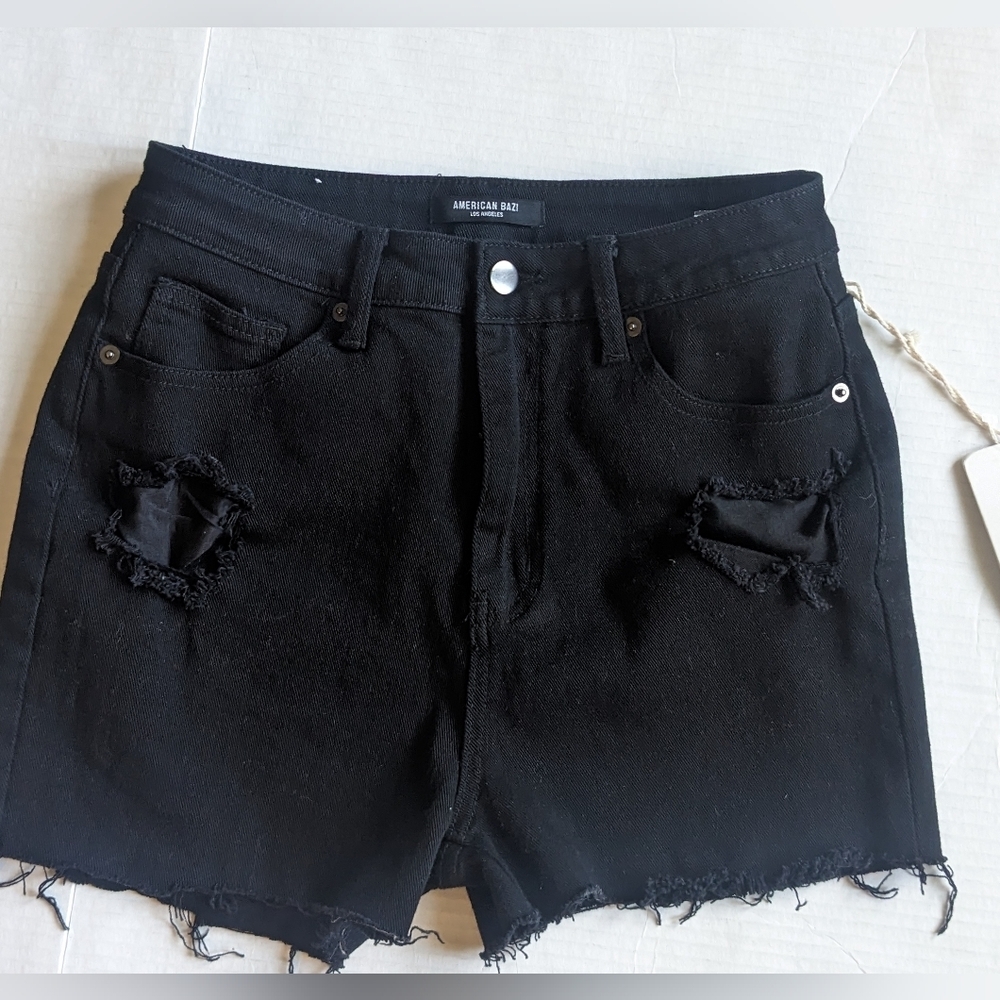 AMERICAN BAZI HIGH RISE MOM JEANS SHORTS FRINGEd HEM DISTRESSED BLACK SIโฆ